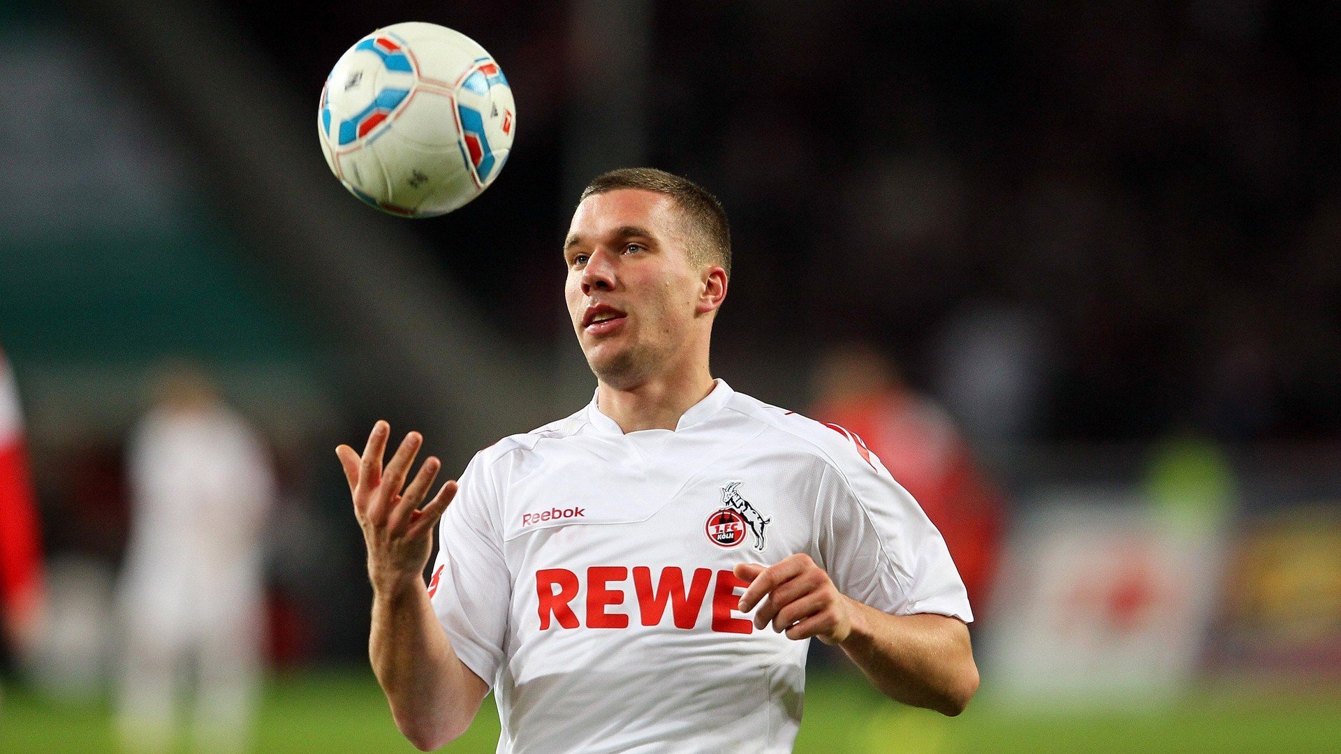 开云体育入口-英超争冠之夜，门迪连续得分拉开差距