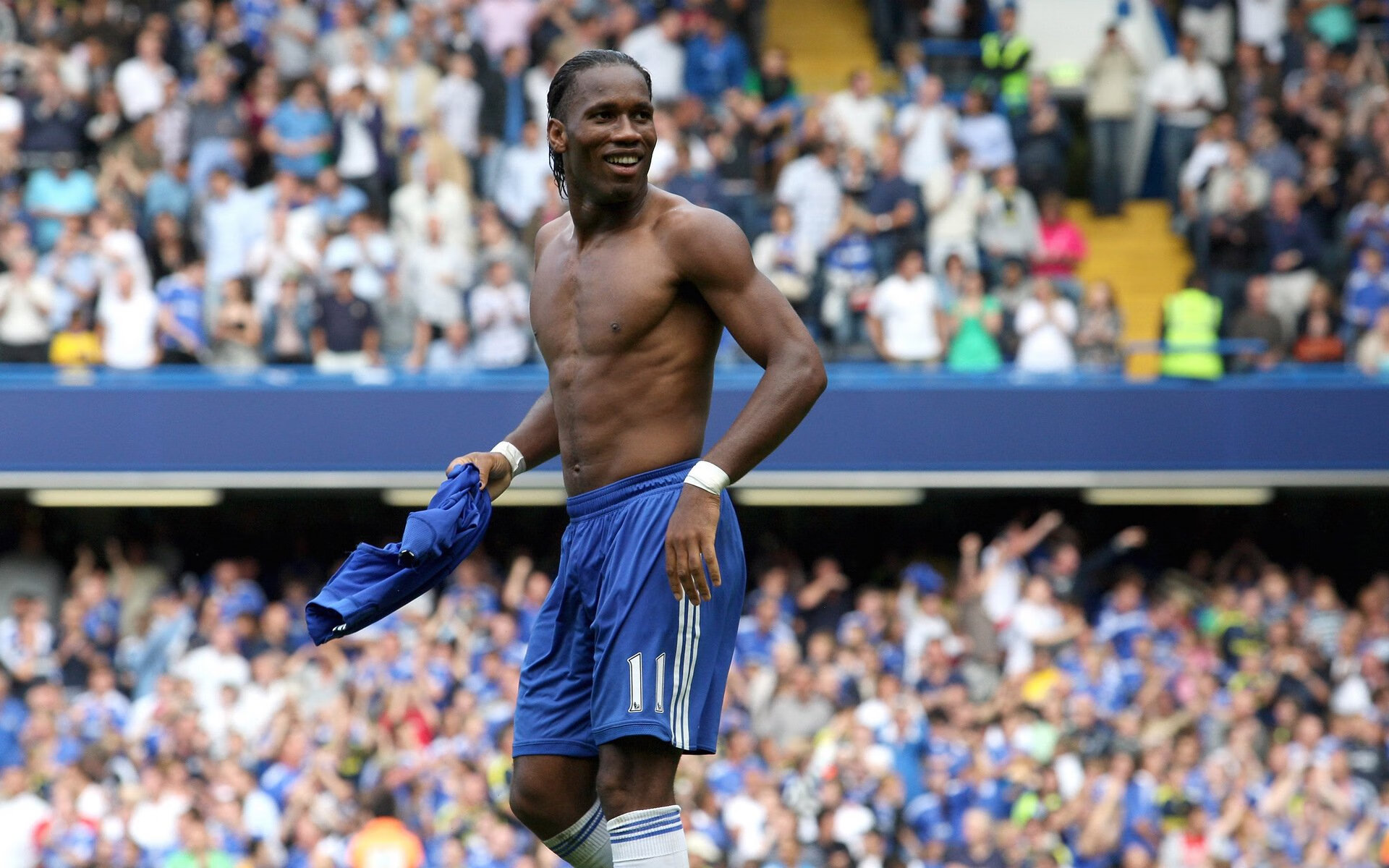 绿茵场外的欧冠决赛,雷霆爆冷新疆队,跨界焦点战的启示