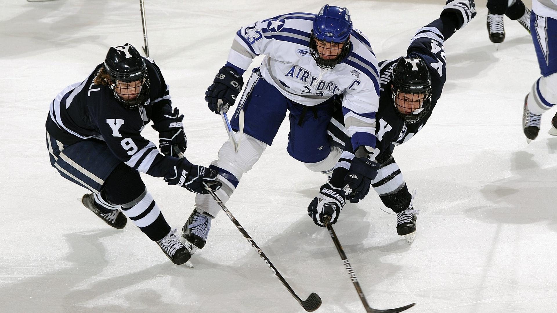 亚特兰大连续得分压制土耳其,李刚仁防守端锁死对手