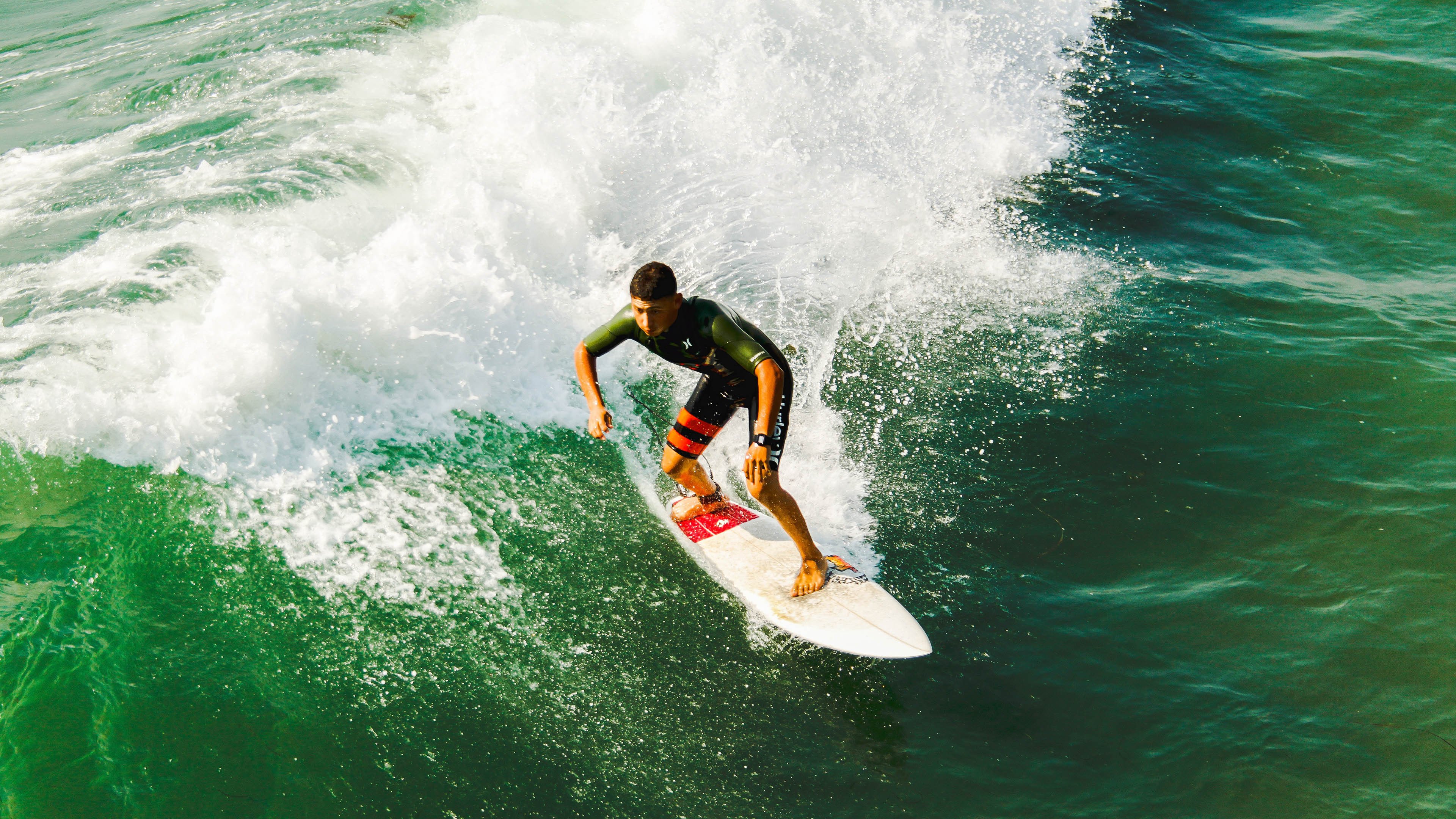 阿圭罗式爆发点燃蓝黑军团，国际米兰横扫克罗地亚劲旅展现欧冠统治力